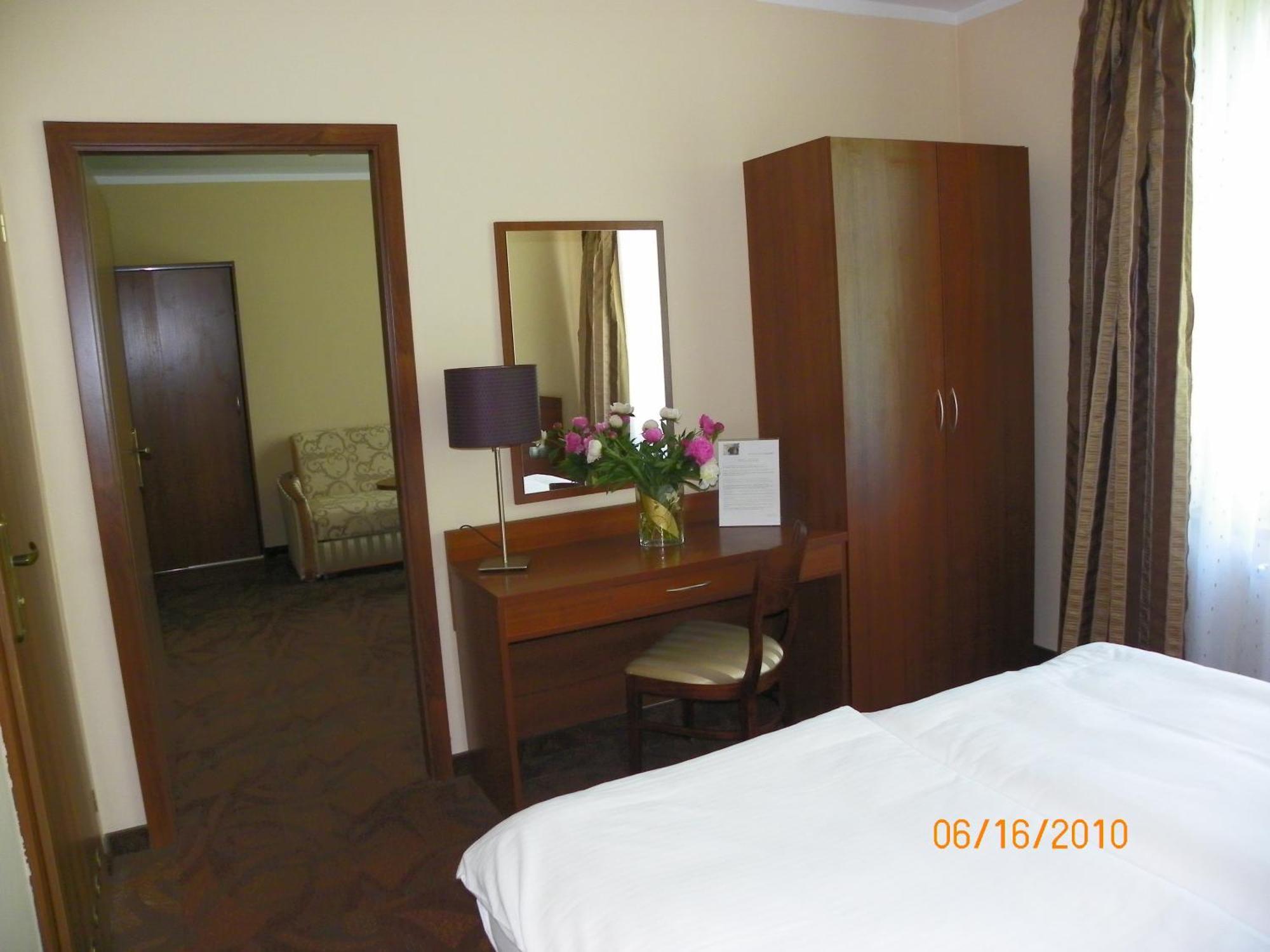 Gaja Aparthotel Познан Екстериор снимка